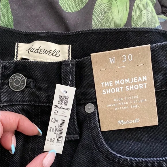 Madewell The Mom Jean Shorts in Kelsey Wash Slide Slit Edition 🆕 - Picture 2 of 5